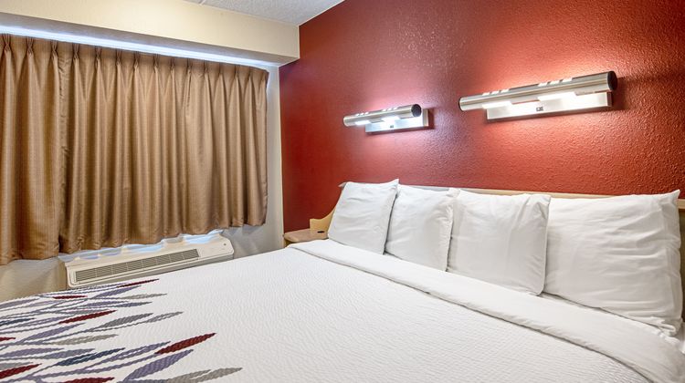Red Roof Inn Johnson City Room
