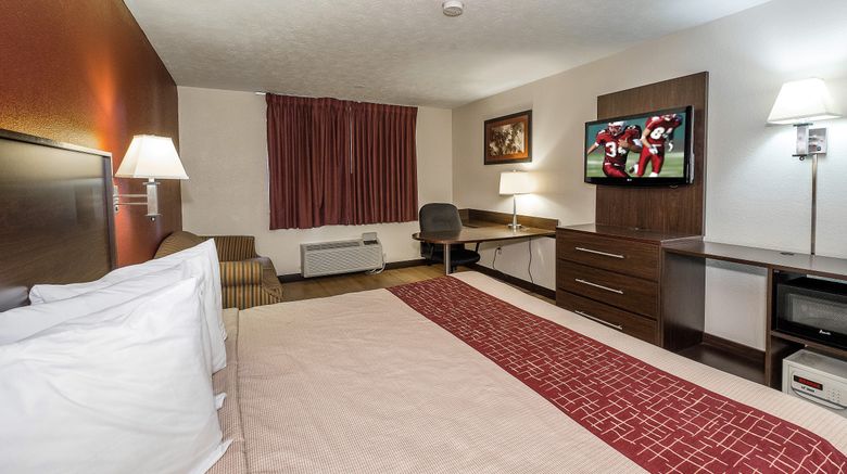 <b>Red Roof Inn & Suites Hermitage Room</b>. Images powered by <a href="https://www.leonardoworldwide.com/" title="Leonardo Worldwide" target="_blank">Leonardo</a>.
