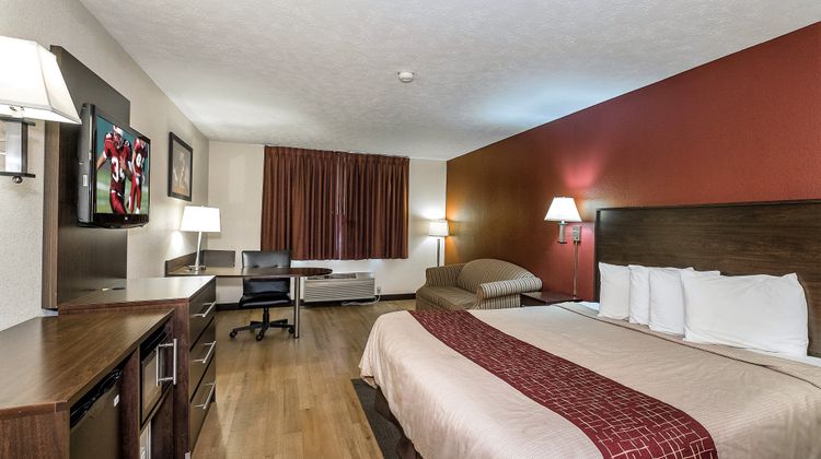 Red Roof Inn & Suites Hermitage Room