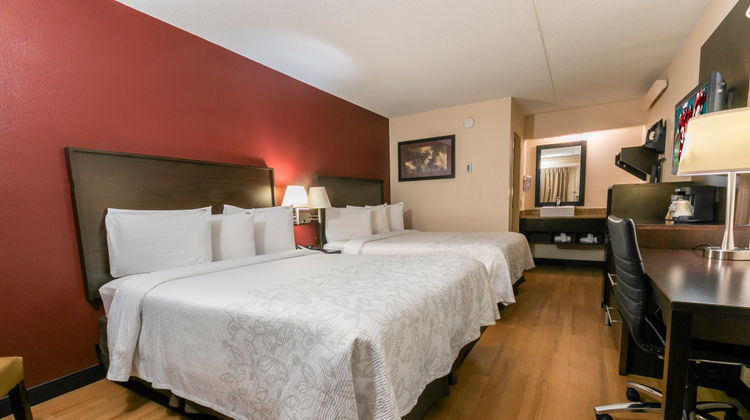 Red Roof PLUS+ Baltimore North-Timonium Room