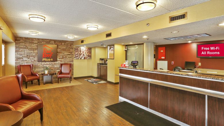 <b>Red Roof PLUS+ Baltimore North-Timonium Lobby</b>. Images powered by <a href="https://www.leonardoworldwide.com/" title="Leonardo Worldwide" target="_blank">Leonardo</a>.