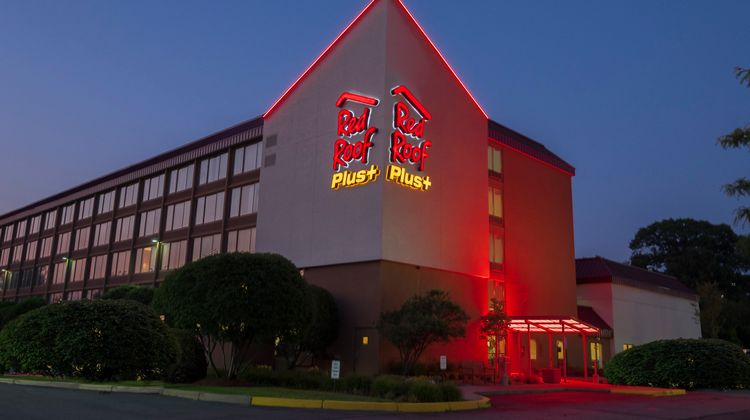 Red Roof PLUS+ Boston-Woburn/Burlington Exterior