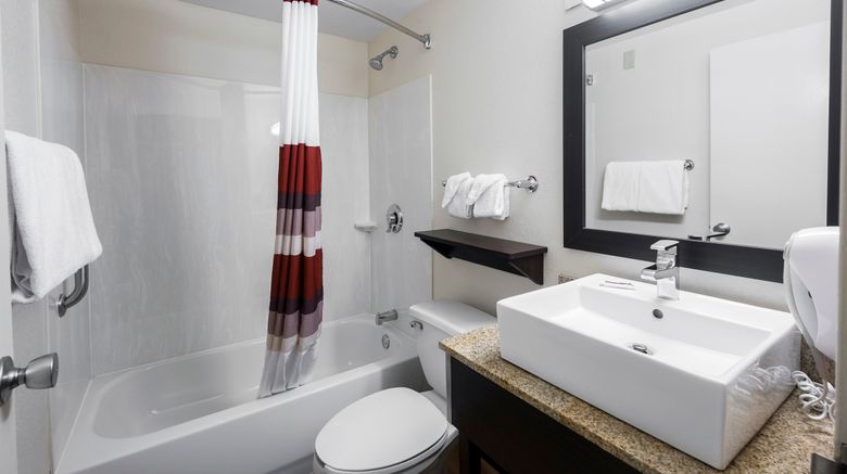<b>Red Roof PLUS+ Boston-Woburn/Burlington Room</b>. Images powered by <a href="https://www.leonardoworldwide.com/" title="Leonardo Worldwide" target="_blank">Leonardo</a>.