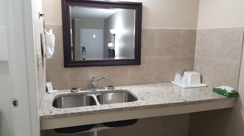 <b>Red Carpet Inn & Suites Room</b>. Images powered by <a href="https://www.leonardoworldwide.com/" title="Leonardo Worldwide" target="_blank">Leonardo</a>.