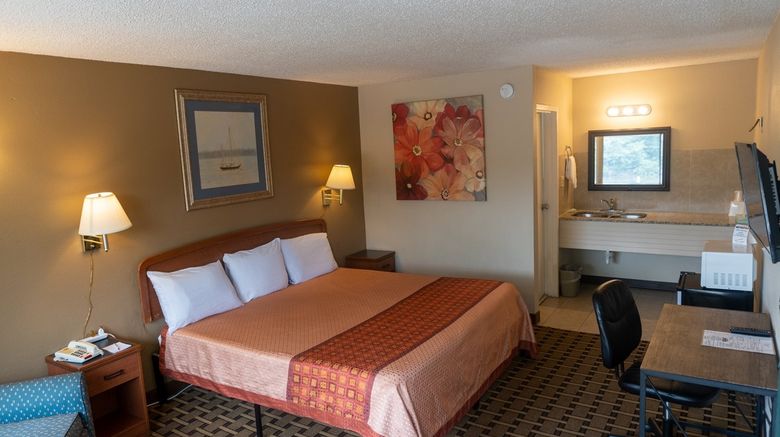 <b>Red Carpet Inn & Suites Room</b>. Images powered by <a href="https://www.leonardoworldwide.com/" title="Leonardo Worldwide" target="_blank">Leonardo</a>.