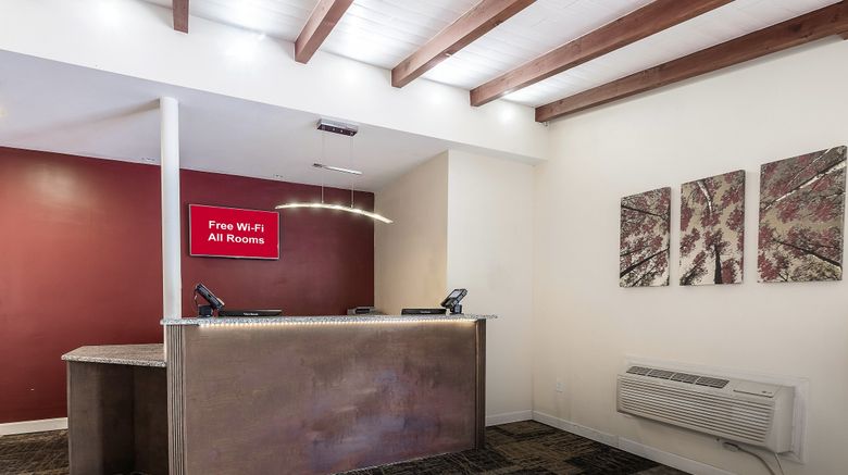<b>Red Roof Inn Lancaster - Strasburg Lobby</b>. Images powered by <a href="https://www.leonardoworldwide.com/" title="Leonardo Worldwide" target="_blank">Leonardo</a>.