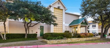 Hometowne Studios Dallas North Addison Exterior