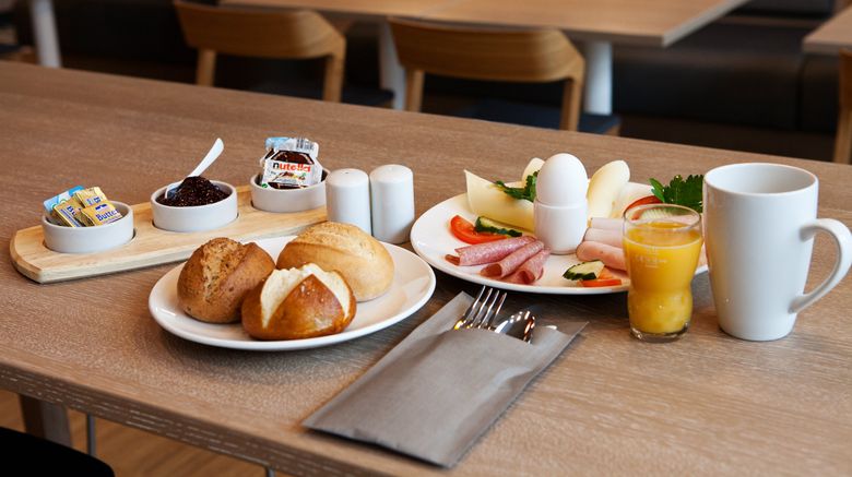<b>Holiday Inn Express Darmstadt Restaurant</b>. Images powered by <a href="https://www.leonardoworldwide.com/" title="Leonardo Worldwide" target="_blank">Leonardo</a>.