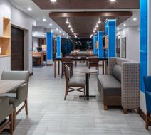 Holiday Inn Express & Suites The Dalles Lobby