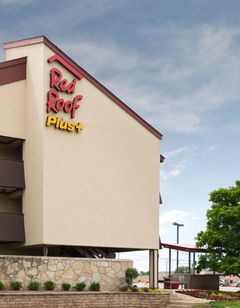 Red Roof Plus Chicago - Naperville