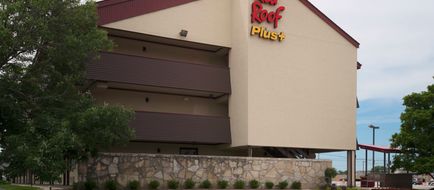 Red Roof Plus Chicago - Naperville Exterior