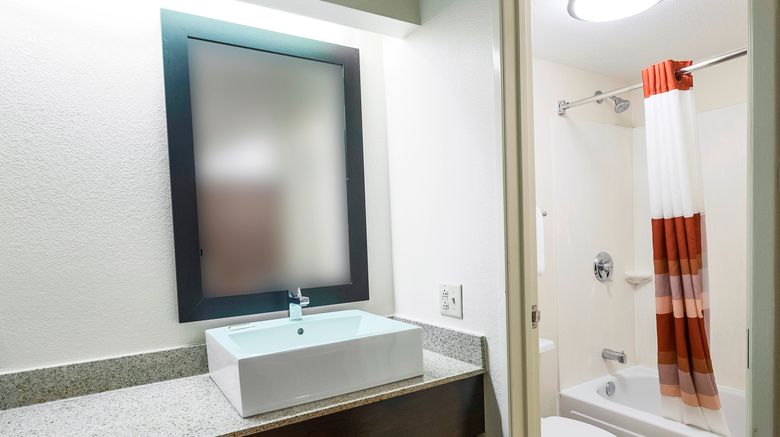 <b>Red Roof Inn Toledo - University Room</b>. Images powered by <a href="https://www.leonardoworldwide.com/" title="Leonardo Worldwide" target="_blank">Leonardo</a>.