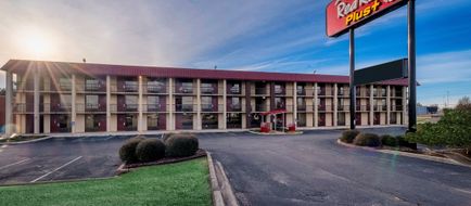 Red Roof PLUS+ Huntsville - Madison Exterior