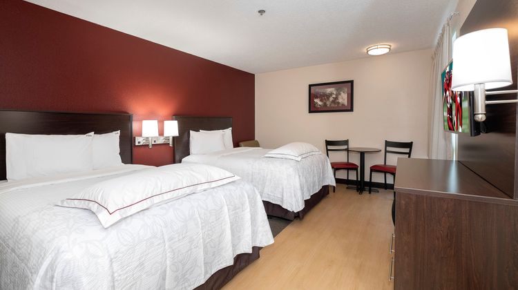 Red Roof PLUS+ San Antonio Downtown Room
