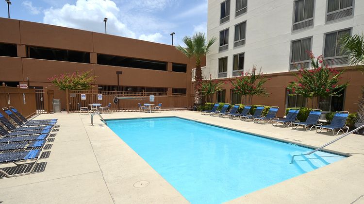 Red Roof PLUS+ San Antonio Downtown Pool