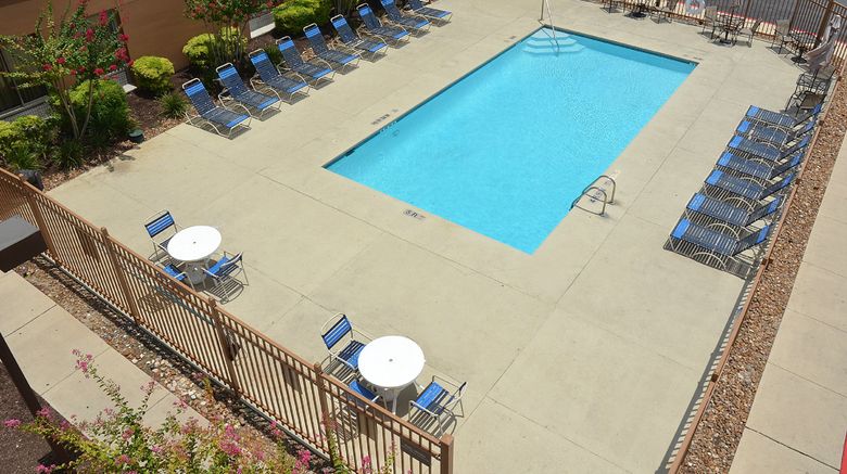 <b>Red Roof PLUS+ San Antonio Downtown Pool</b>. Images powered by <a href="https://www.leonardoworldwide.com/" title="Leonardo Worldwide" target="_blank">Leonardo</a>.