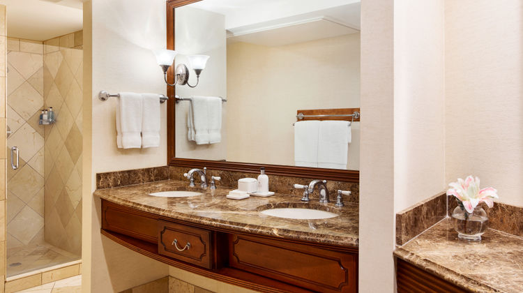 The Tides Inn Suite