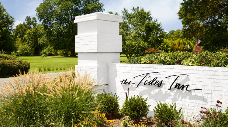The Tides Inn Exterior