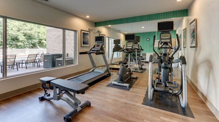 Holiday Inn Express & Suites Health Club