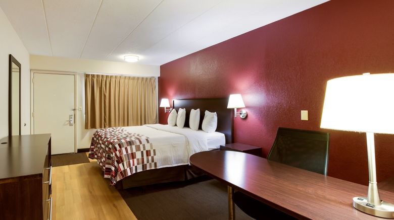 <b>Red Roof Inn Kalamazoo East–Expo Center Room</b>. Images powered by <a href="https://www.leonardoworldwide.com/" title="Leonardo Worldwide" target="_blank">Leonardo</a>.