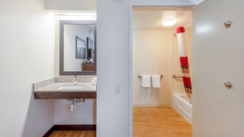 <b>Red Roof Inn Kalamazoo East–Expo Center Room</b>. Images powered by <a href="https://www.leonardoworldwide.com/" title="Leonardo Worldwide" target="_blank">Leonardo</a>.