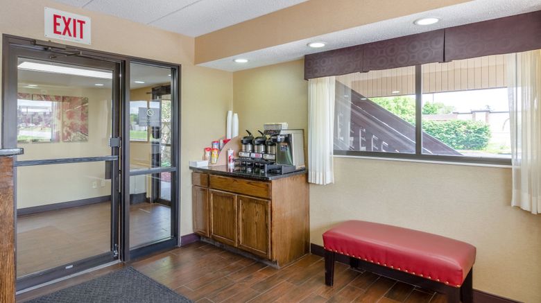 <b>Red Roof Inn Kalamazoo East–Expo Center Lobby</b>. Images powered by <a href="https://www.leonardoworldwide.com/" title="Leonardo Worldwide" target="_blank">Leonardo</a>.
