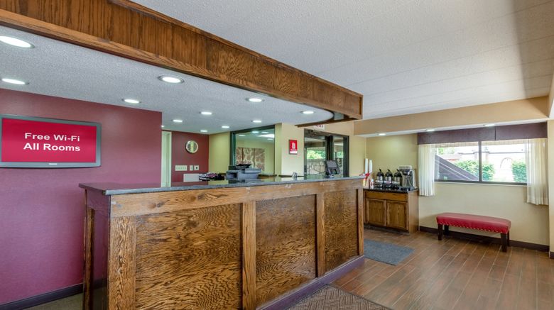 <b>Red Roof Inn Kalamazoo East–Expo Center Lobby</b>. Images powered by <a href="https://www.leonardoworldwide.com/" title="Leonardo Worldwide" target="_blank">Leonardo</a>.