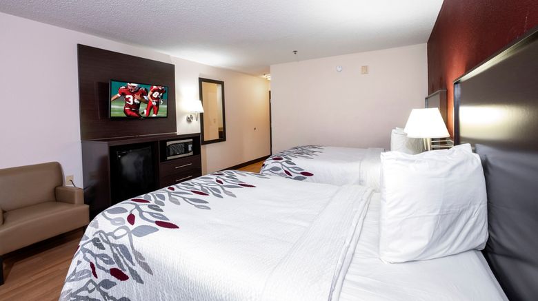 <b>Red Roof Inn Knoxville Central Papermill Room</b>. Images powered by <a href="https://www.leonardoworldwide.com/" title="Leonardo Worldwide" target="_blank">Leonardo</a>.