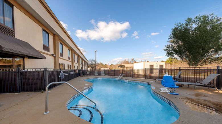 <b>Red Roof Inn Yemassee Pool</b>. Images powered by <a href="https://www.leonardoworldwide.com/" title="Leonardo Worldwide" target="_blank">Leonardo</a>.