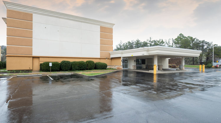 Red Roof Inn Knoxville Central Papermill Exterior