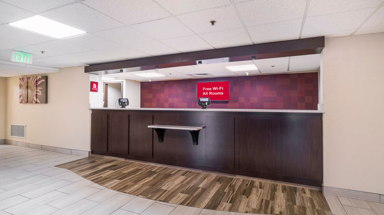 <b>Red Roof Inn Knoxville Central Papermill Lobby</b>. Images powered by <a href="https://www.leonardoworldwide.com/" title="Leonardo Worldwide" target="_blank">Leonardo</a>.