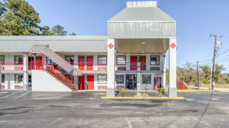 OYO Hotel Pineville LA Hwy 165 Exterior. Images powered by <a href="https://www.leonardoworldwide.com" target="_blank" rel="noopener">Leonardo</a>.