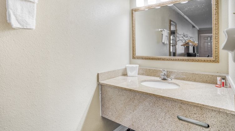 OYO Hotel Pineville LA Hwy 165 Room