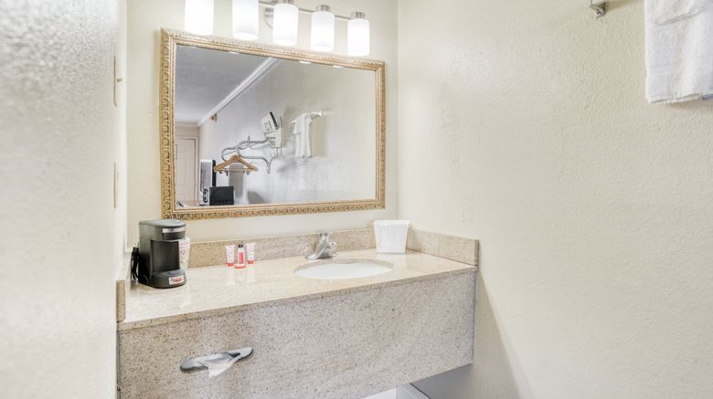 <b>OYO Hotel Pineville LA Hwy 165 Room</b>. Images powered by <a href="https://www.leonardoworldwide.com/" title="Leonardo Worldwide" target="_blank">Leonardo</a>.