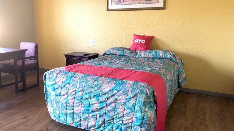 <b>OYO Superior Budget Inn Bartow Room</b>. Images powered by <a href="https://www.leonardoworldwide.com/" title="Leonardo Worldwide" target="_blank">Leonardo</a>.