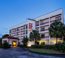 Red Roof PLUS+ Miami Airport Exterior