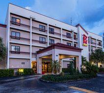 Red Roof PLUS+ Miami Airport Exterior
