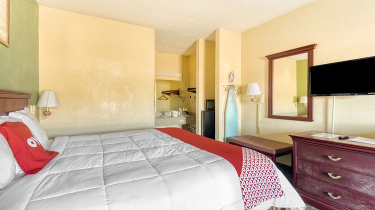 OYO Hotel Grenada West Room