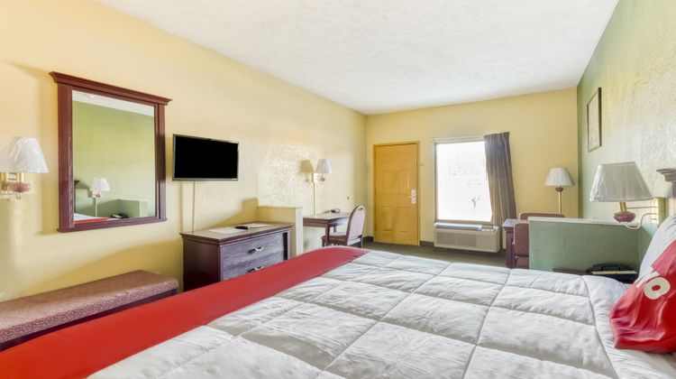 OYO Hotel Grenada West Room