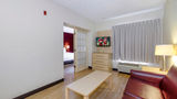Red Roof PLUS+ Gainesville Suite