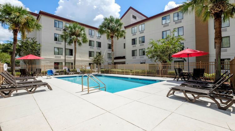 Red Roof PLUS+ Gainesville Pool