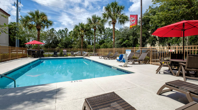 Red Roof PLUS+ Gainesville Pool