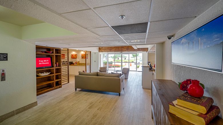 <b>Red Roof PLUS+ Houston - Energy Corridor Lobby</b>. Images powered by <a href="https://www.leonardoworldwide.com/" title="Leonardo Worldwide" target="_blank">Leonardo</a>.