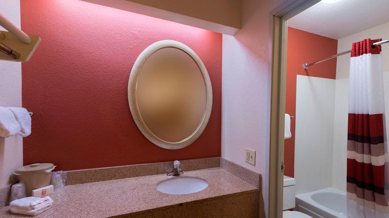 <b>Red Roof Inn San Antonio Airport Room</b>. Images powered by <a href="https://www.leonardoworldwide.com/" title="Leonardo Worldwide" target="_blank">Leonardo</a>.