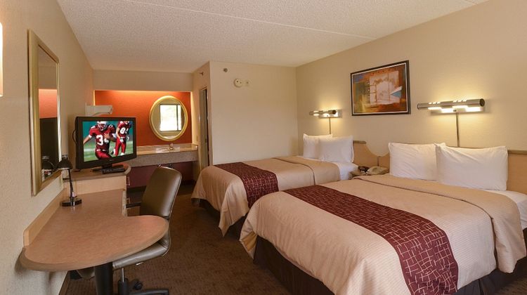 Red Roof Inn San Antonio Airport Room