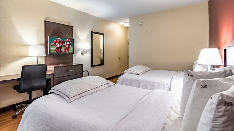 Red Roof PLUS+ Austin South – Airport Room
