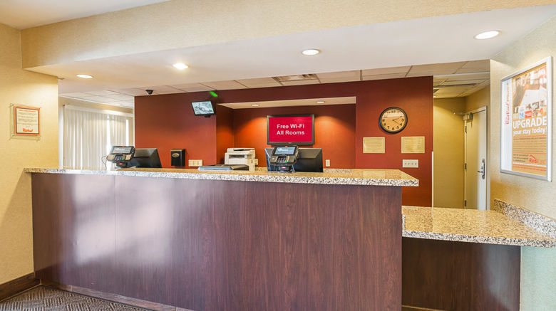 <b>Red Roof PLUS+ Phoenix West Lobby</b>. Images powered by <a href="https://www.leonardoworldwide.com/" title="Leonardo Worldwide" target="_blank">Leonardo</a>.