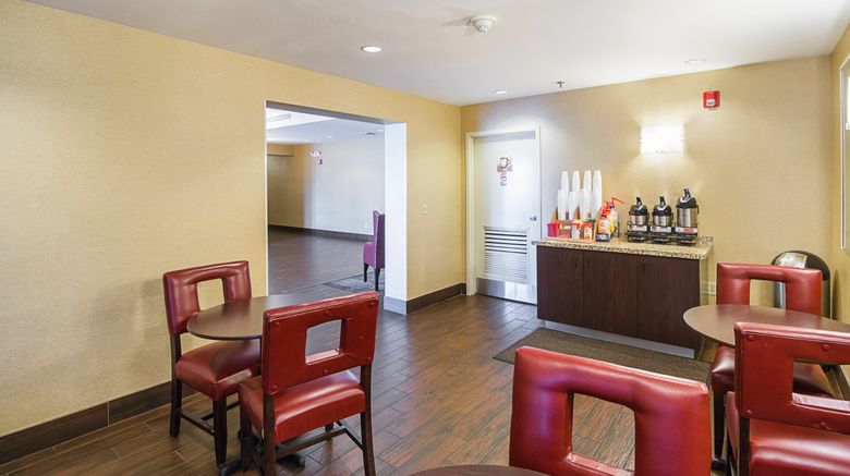 <b>Red Roof PLUS+ Phoenix West Exterior</b>. Images powered by <a href="https://www.leonardoworldwide.com/" title="Leonardo Worldwide" target="_blank">Leonardo</a>.