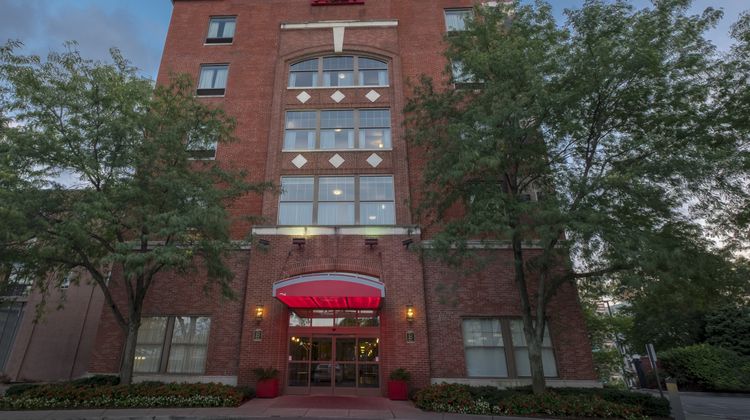 Red Roof PLUS+ Columbus Downtown-Convent Exterior