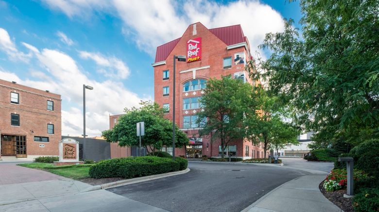 <b>Red Roof PLUS+ Columbus Downtown-Convent Exterior</b>. Images powered by <a href="https://www.leonardoworldwide.com/" title="Leonardo Worldwide" target="_blank">Leonardo</a>.